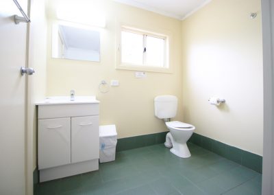 Ensuite-Site Bathroom 2